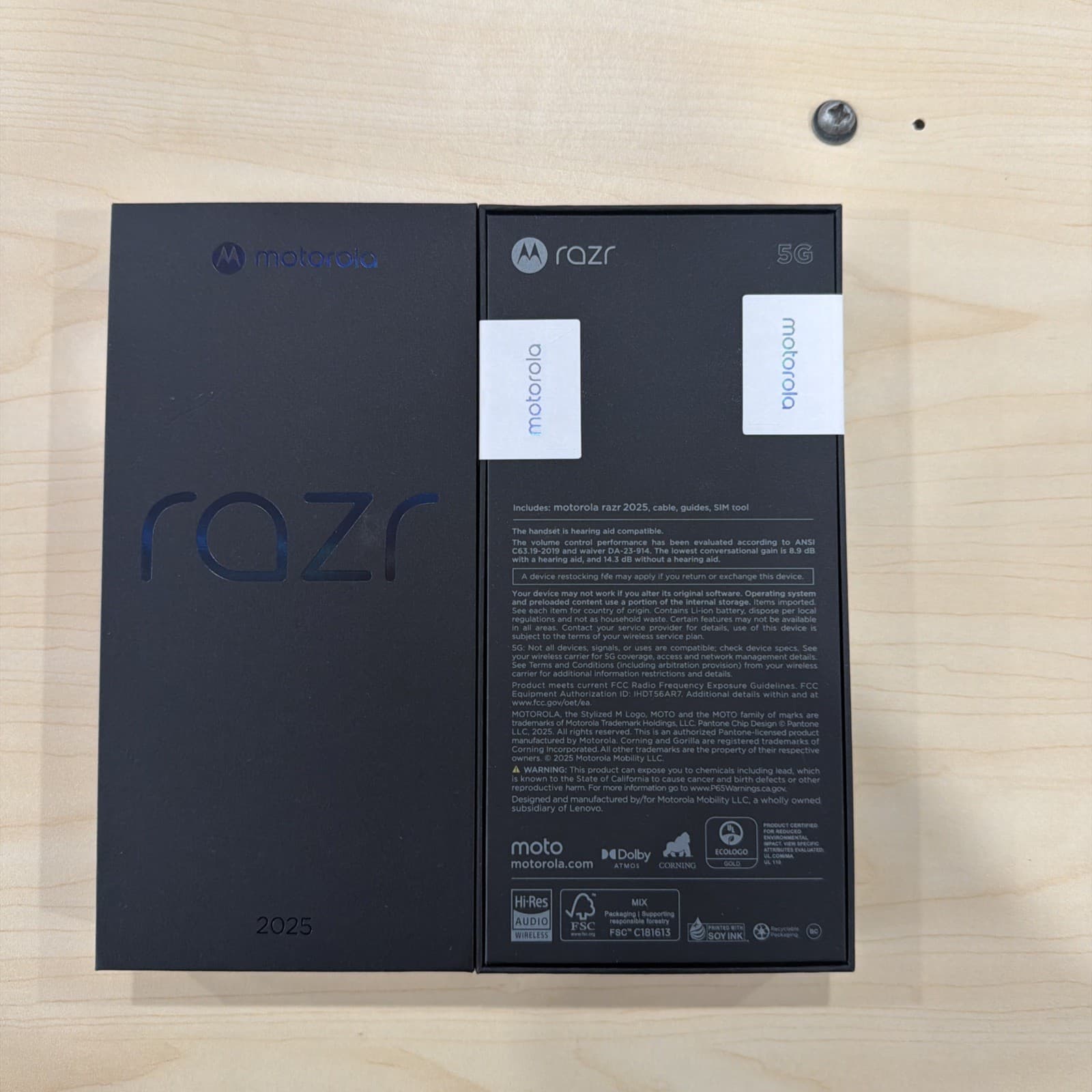 Motorola Razr (2025) — seller’s listing photo