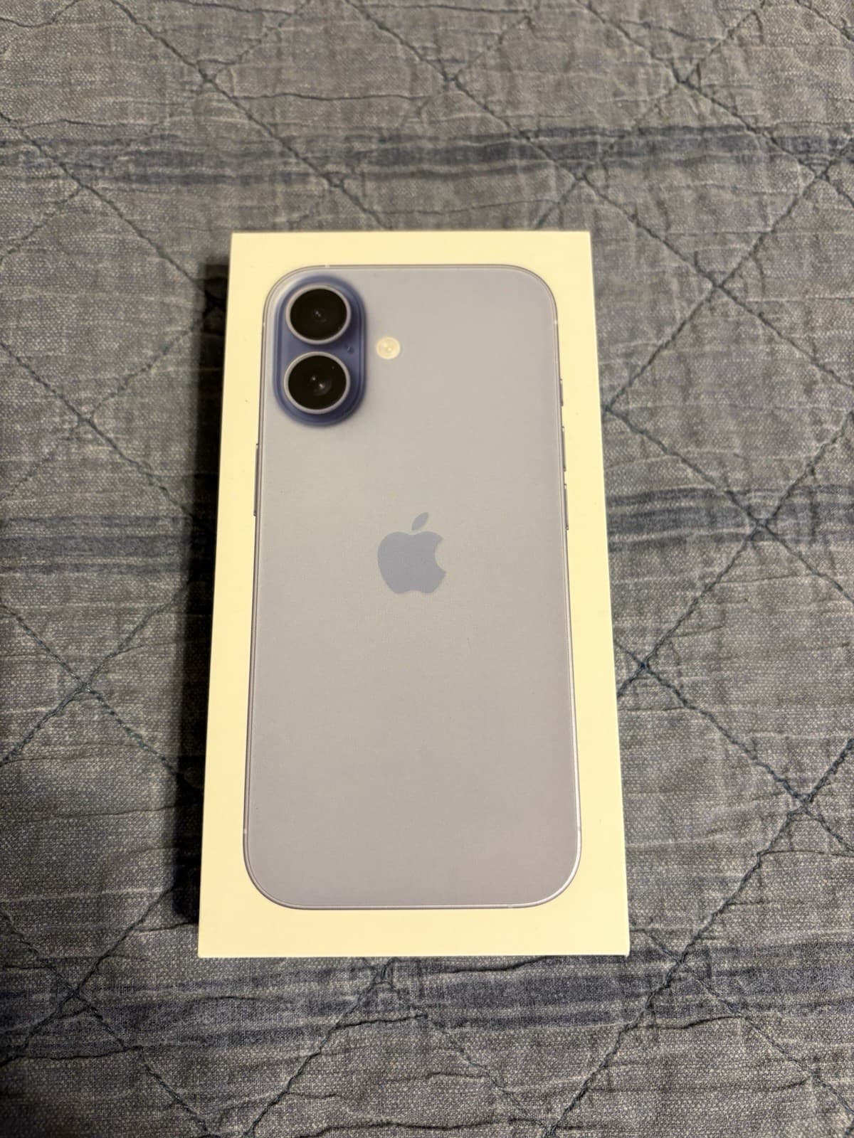 iPhone 17 — seller’s listing photo