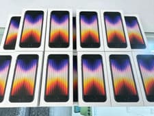 iPhone SE (2022) — seller’s listing photo
