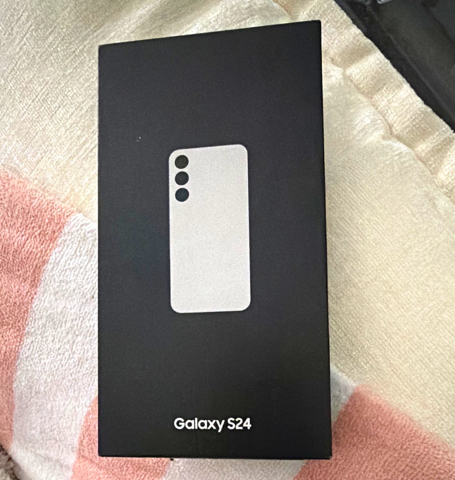 Galaxy S24 — seller’s listing photo