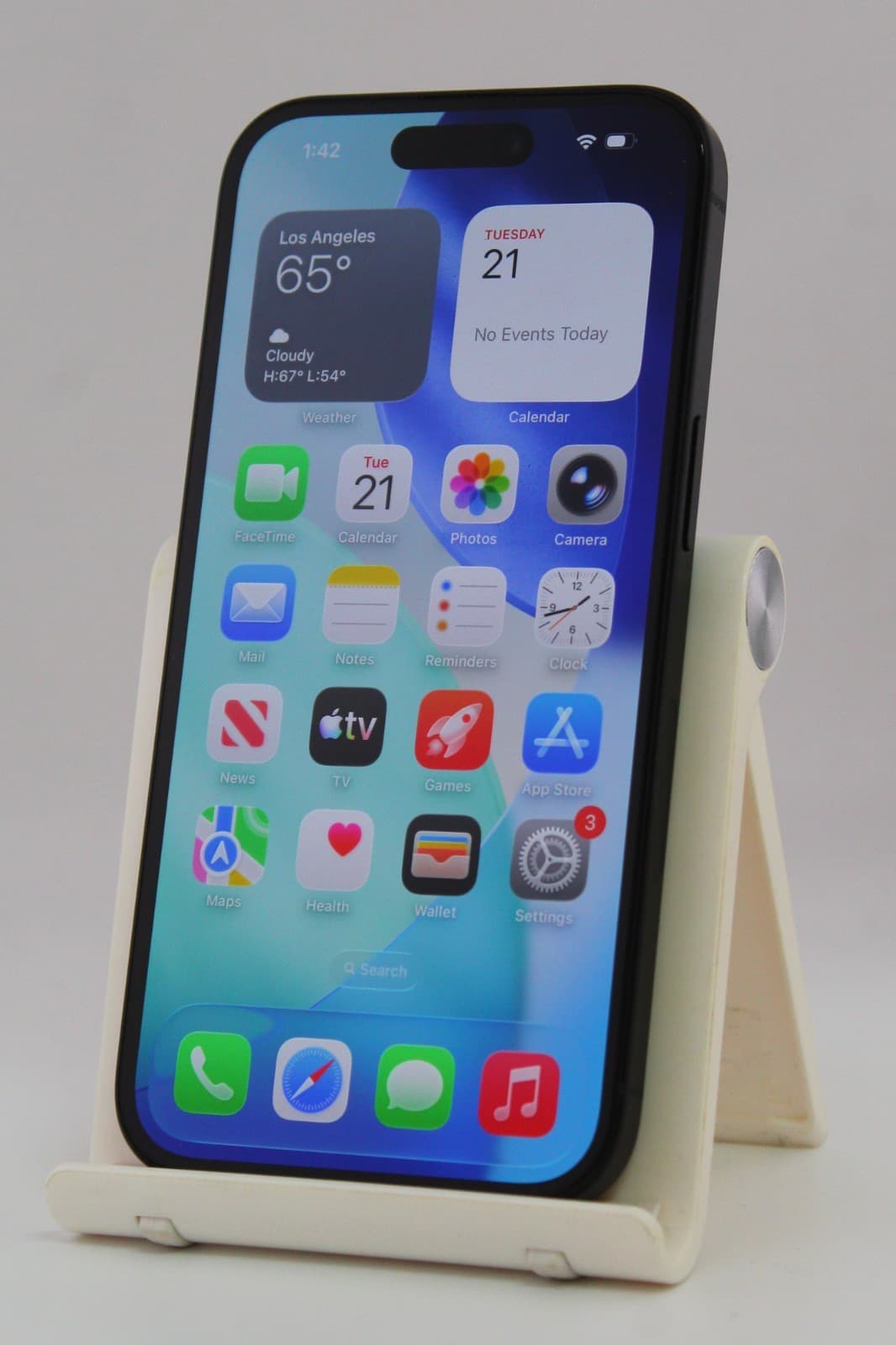 iPhone 16 — seller’s listing photo