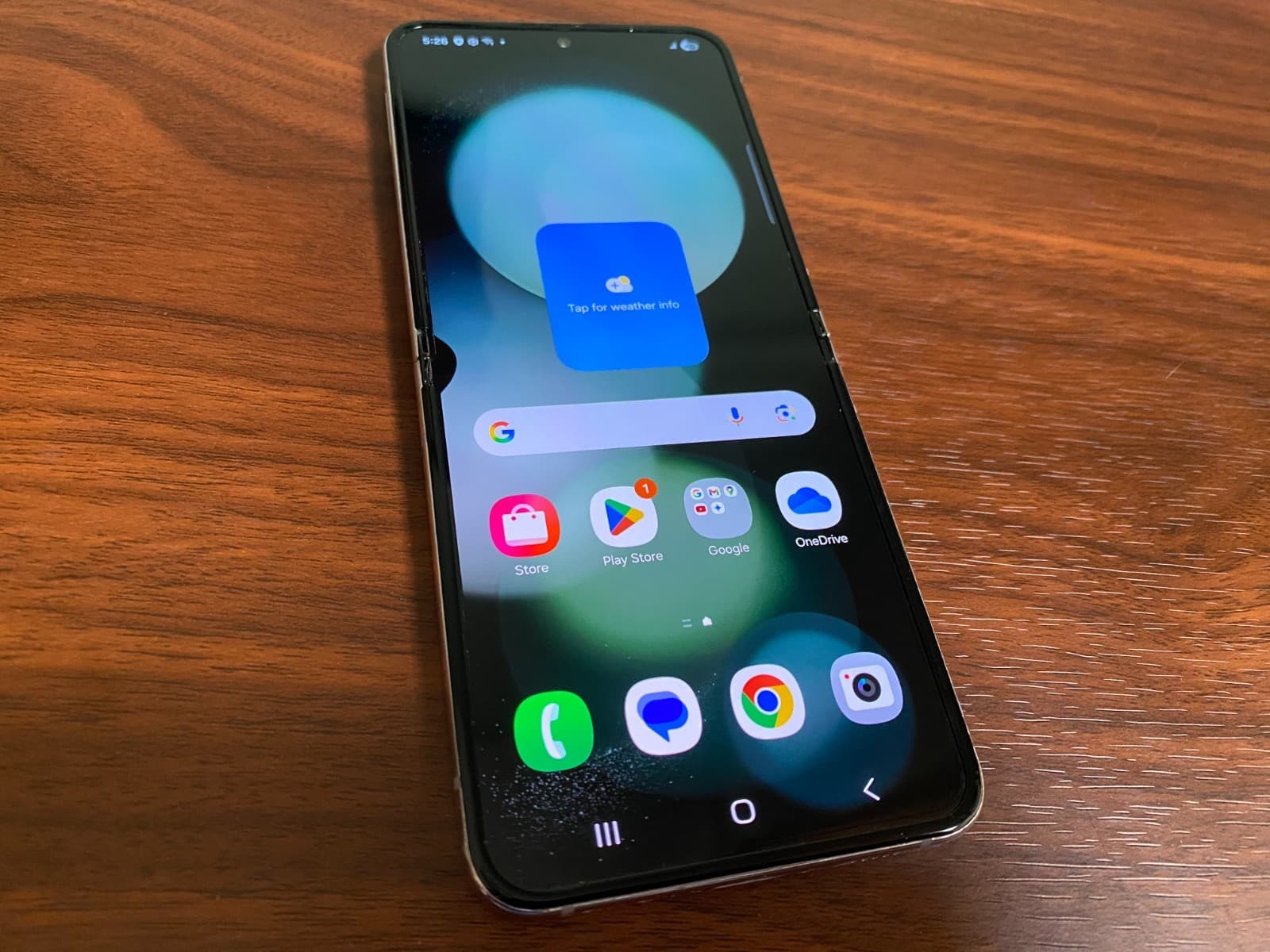 Galaxy Z Flip5 — seller’s listing photo